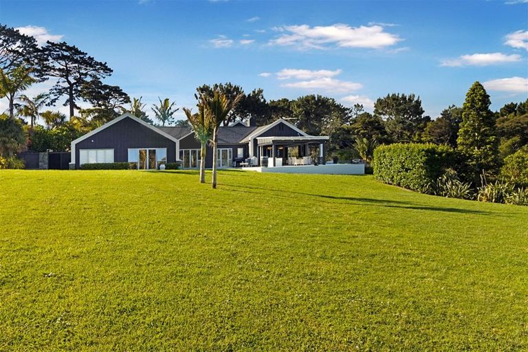 Photo of property in 37 Paremoremo Road, Lucas Heights, Auckland, 0632