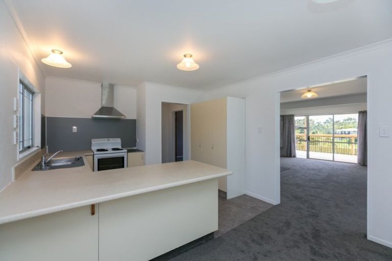 Photo of property in 16 Saint Ives Grove, Whalers Gate, New Plymouth, 4310