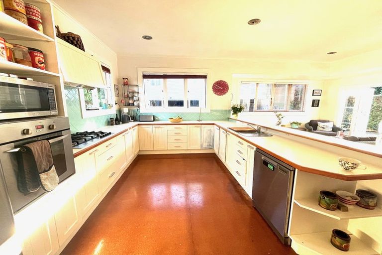 Photo of property in 23 Maungakiekie Avenue, Greenlane, Auckland, 1051
