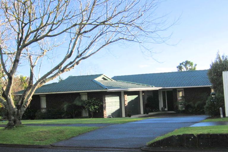 Photo of property in 3 Elimar Drive, Sunnyhills, Auckland, 2010