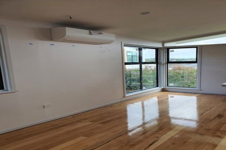 Photo of property in 13 Wylie Avenue, Sunnynook, Auckland, 0620