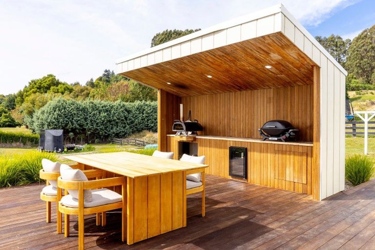 Photo of property in 13 Lochinvar Lane, Acacia Bay, Taupo, 3385