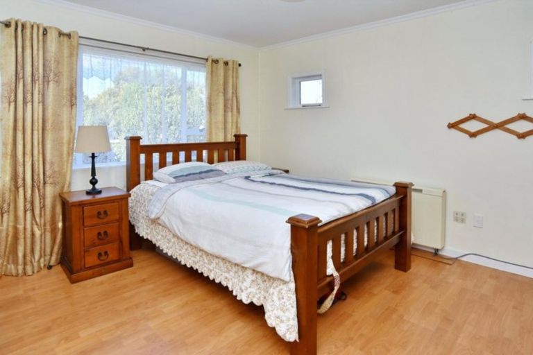 Photo of property in 213 Main North Road, Redwood, Christchurch, 8051