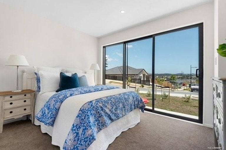 Photo of property in 23 Reserva Crescent, Kumeu, 0810