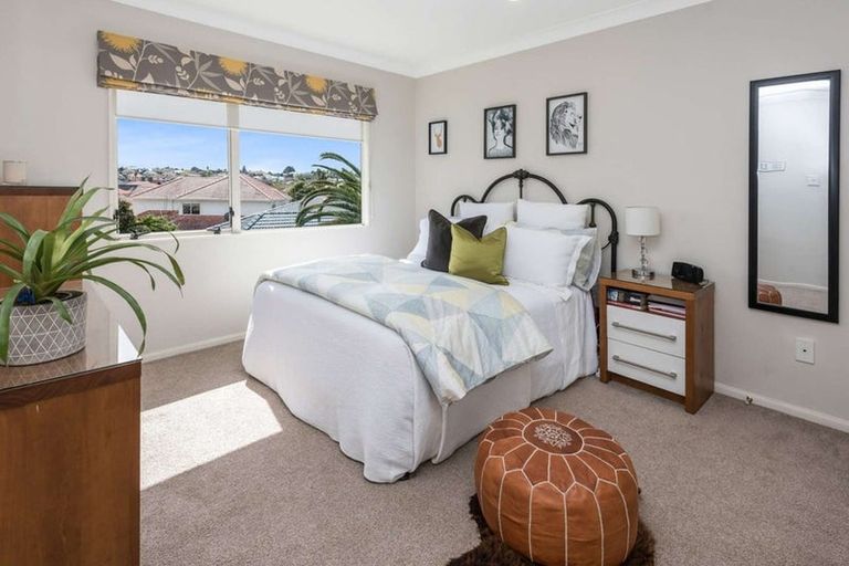 Photo of property in 5 Pintner Place, Somerville, Auckland, 2014