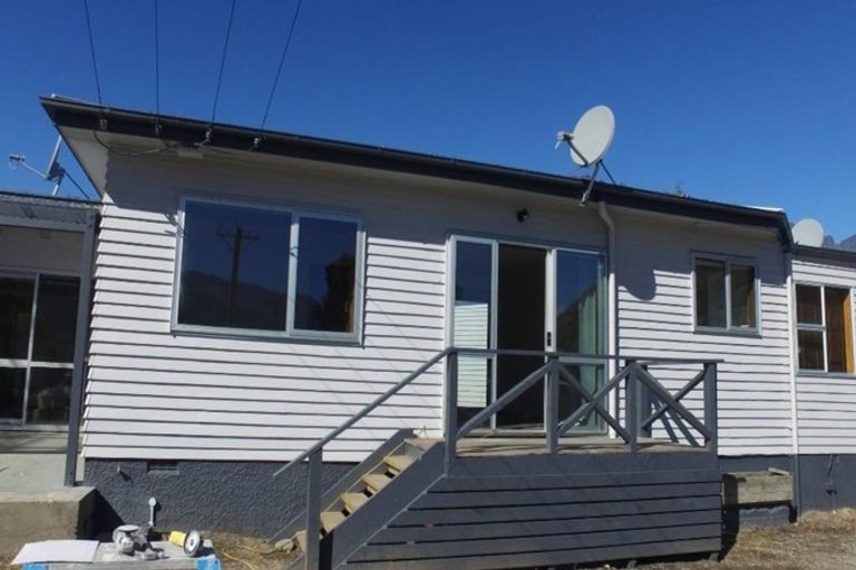 Photo of property in 9 Southberg Avenue, Frankton, Queenstown, 9300