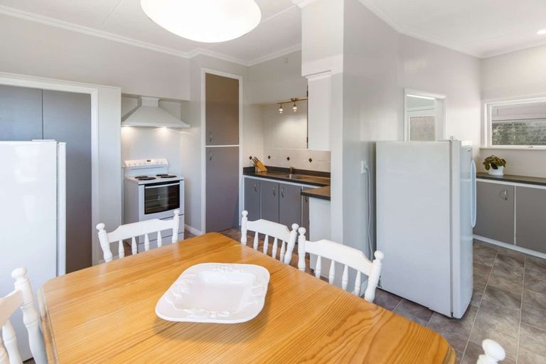 Photo of property in 2 Taupata Street, Castlecliff, Whanganui, 4501