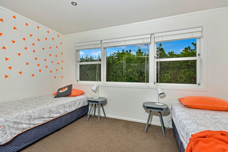 Photo of property in 24 Barrier View Road, Leigh, 0985