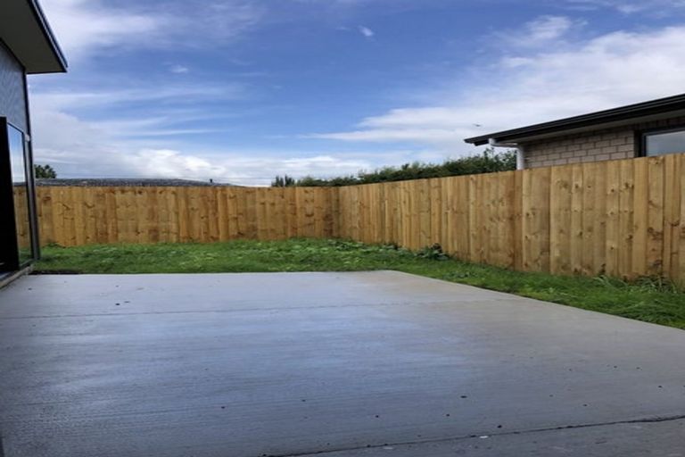 Photo of property in 22 Farmland Road, Papakura, 2110