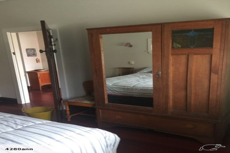 Photo of property in 139 Vauxhall Road, Narrow Neck, Auckland, 0624