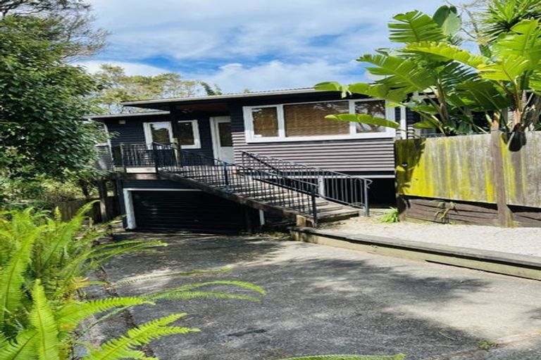 Photo of property in 14 Avonleigh Road, Green Bay, Auckland, 0604