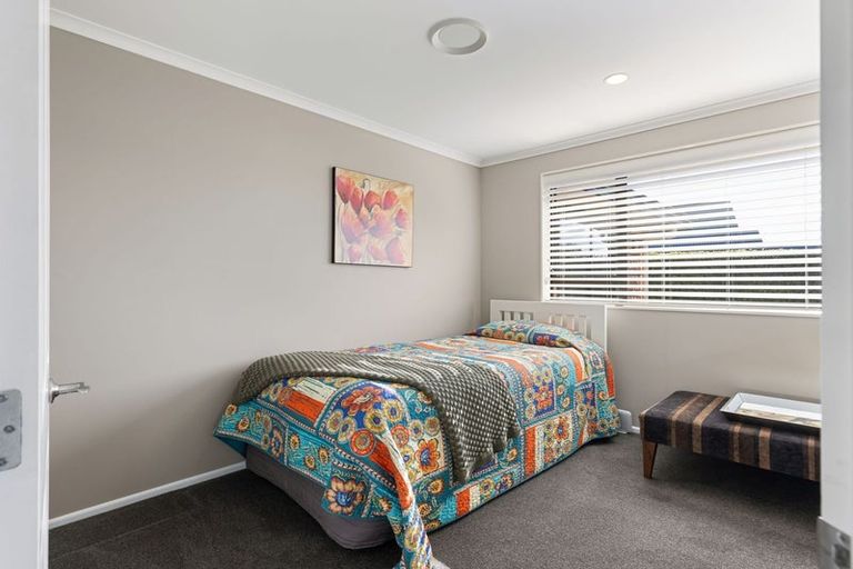 Photo of property in 6 Liberty Grove, Kelvin Grove, Palmerston North, 4414