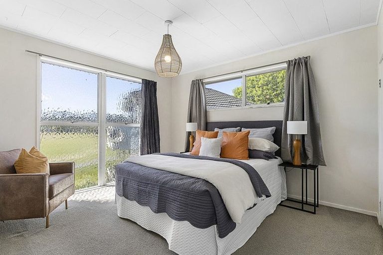 Photo of property in 1/114 Sycamore Drive, Sunnynook, Auckland, 0620