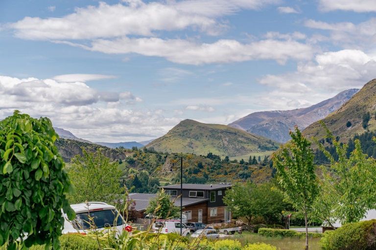 Photo of property in 26 Harrys Close, Arthurs Point, Queenstown, 9371