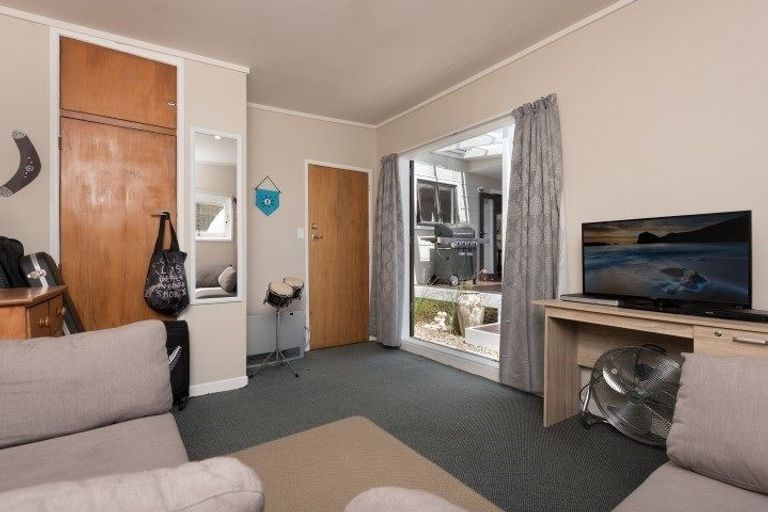 Photo of property in 35 Ngatai Road, Otumoetai, Tauranga, 3110