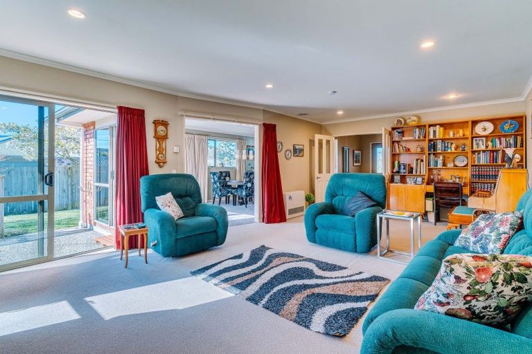 Photo of property in 19 Duxford Crescent, Fairfield, Dunedin, 9018