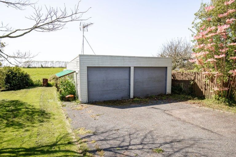 Photo of property in 15 Orchard East Road, Ngatea, 3503