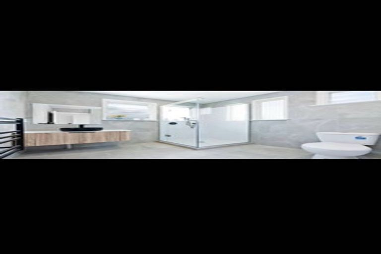 Photo of property in 2/49 Lancaster Road, Beach Haven, Auckland, 0626