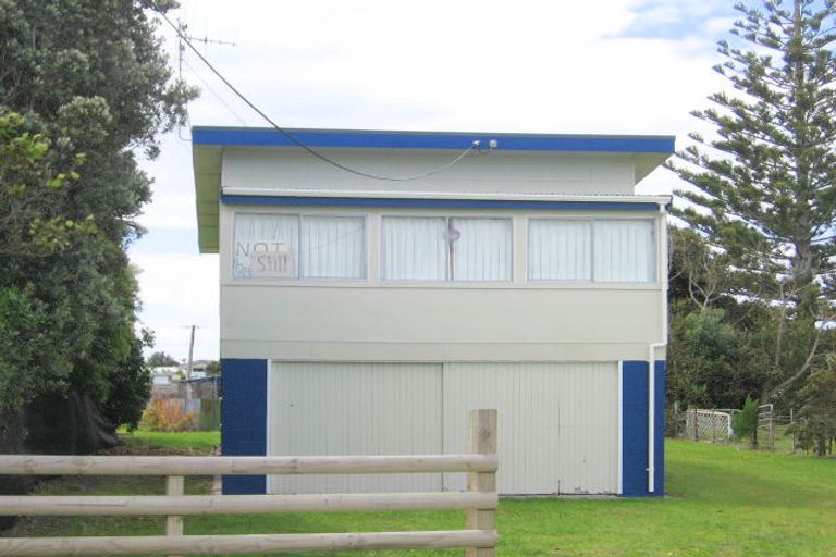 Photo of property in 37 Pio Road, Bowentown, Waihi Beach, 3177