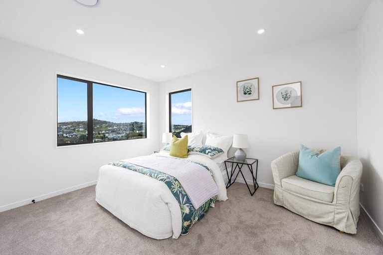 Photo of property in 16 Pekanga Road, Orewa, 0931