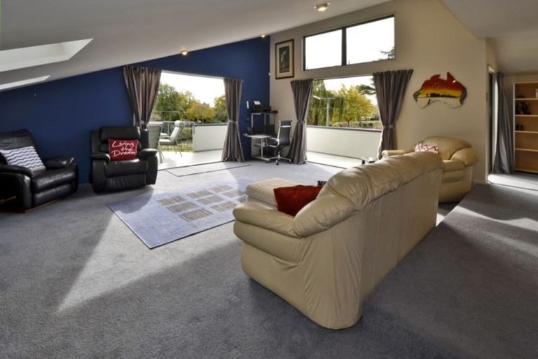 Photo of property in 89a Clarendon Terrace, Woolston, Christchurch, 8023