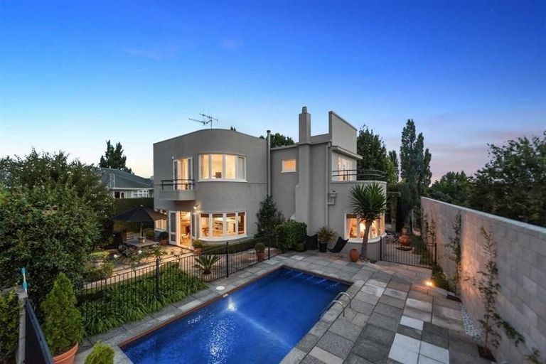 Photo of property in 27 Ingleton Terrace, Fairfield, Hamilton, 3214