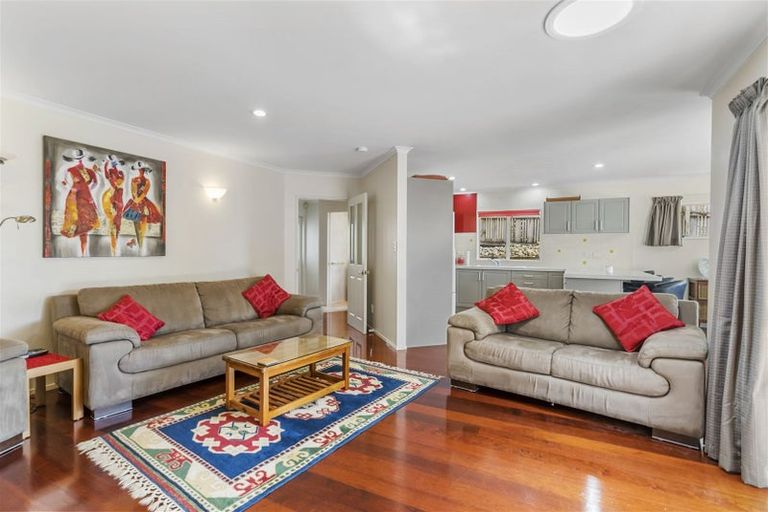 Photo of property in 8 Fulmar Way, Unsworth Heights, Auckland, 0632