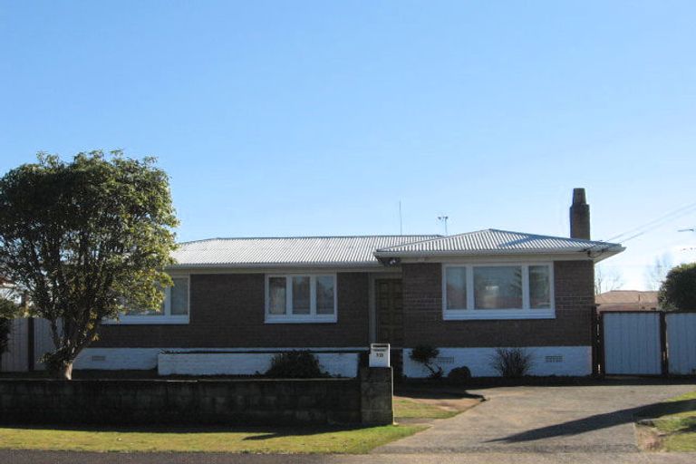 Photo of property in 10 Kerry Place, Papakura, 2110