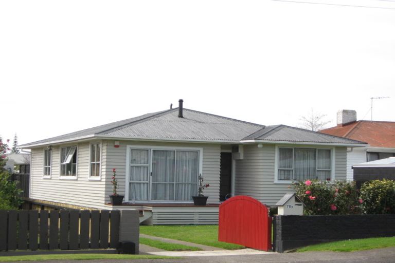 Photo of property in 72 Mould Street, Waitara, 4320