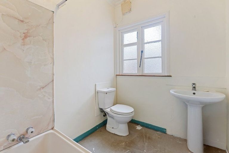 Photo of property in 40 Domain Road, Otaki, 5512