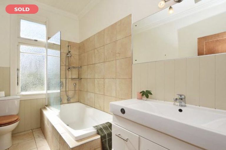 Photo of property in 5 Prince Street, Winton, 9720