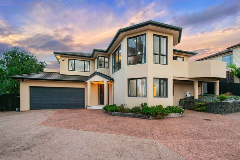 Photo of property in 86 San Valentino Drive, Henderson, Auckland, 0612