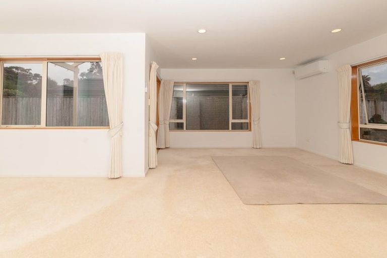 Photo of property in 42 Landing Drive, Albany, Auckland, 0632