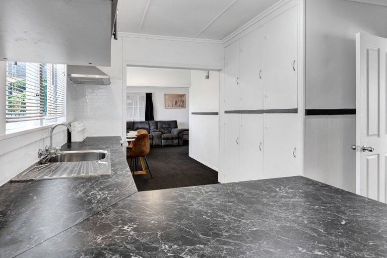 Photo of property in 59 Camberwell Road, Hawera, 4610