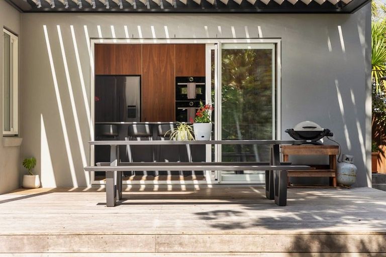 Photo of property in 11 Westbourne Road, Murrays Bay, Auckland, 0630