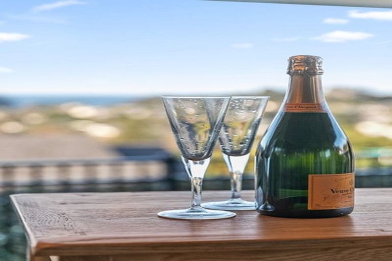 Photo of property in 69 Hillcrest Road, Hatfields Beach, Orewa, 0931