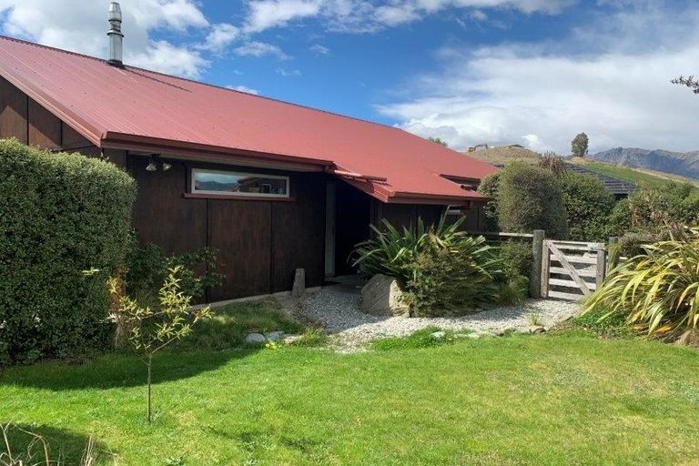 Photo of property in 35 Hewson Crescent, Lake Hawea, Wanaka, 9382