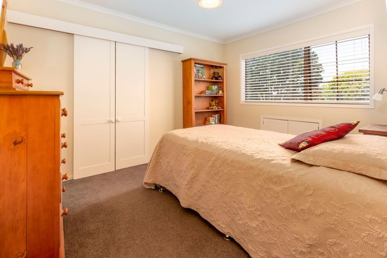 Photo of property in 5 Gulliver Place, Conifer Grove, Takanini, 2112