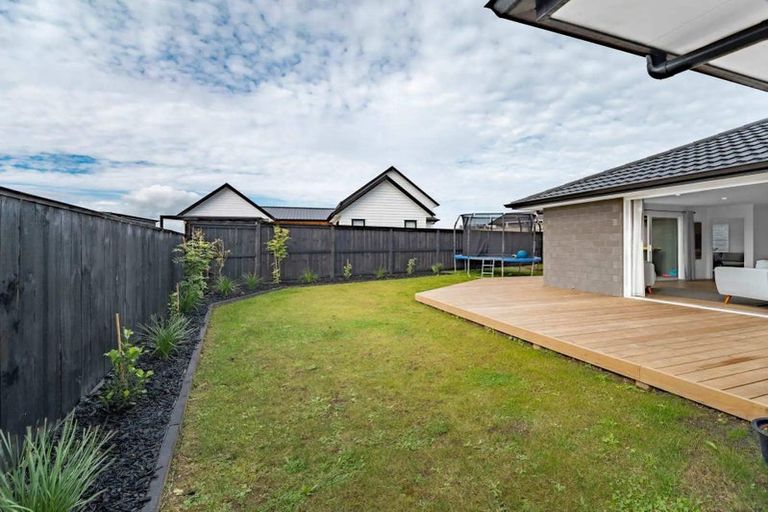 Photo of property in 73 Te Paea Avenue, Paerata, 2124