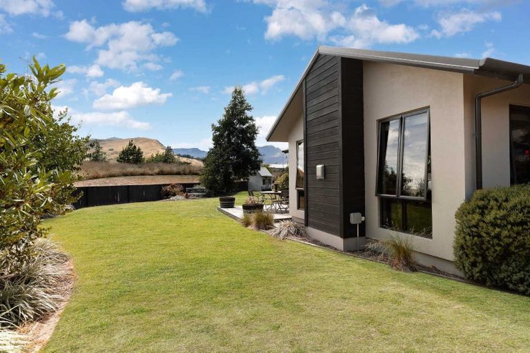 Photo of property in 38 Rere Road, Lake Hayes, Queenstown, 9304