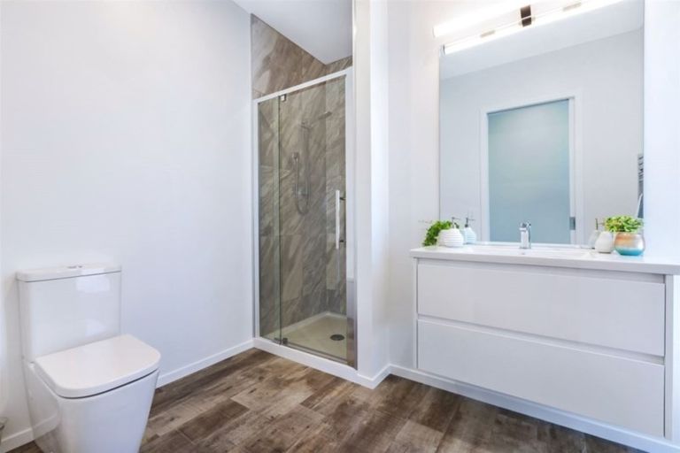 Photo of property in 55 Queen Charlotte Drive, Aotea, Porirua, 5024