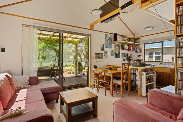 Photo of property in 579 Queen Charlotte Drive, Havelock, 7281