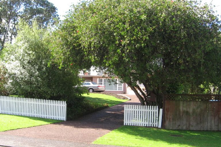 Photo of property in 23 Abbotleigh Avenue, Te Atatu Peninsula, Auckland, 0610