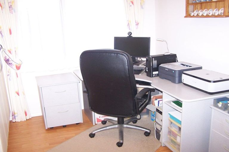 Photo of property in 54 Robbies Road, Shelly Park, Auckland, 2014