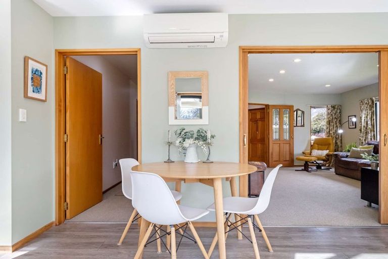 Photo of property in 4 Chesterfield Mews, Russley, Christchurch, 8042