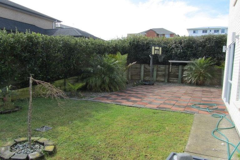Photo of property in 27 Kilkelly Avenue, Pinehill, Auckland, 0632
