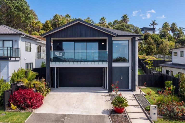 Photo of property in 19 Pacific Heights Road, Orewa, 0931