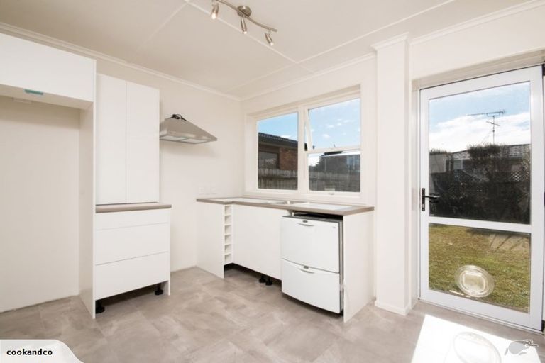 Photo of property in 39 Alice Avenue, Orewa, 0931