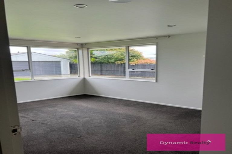 Photo of property in 15 Royal Park Drive, Parklands, Christchurch, 8083