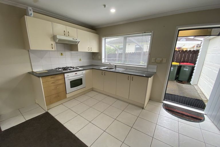 Photo of property in 13 Ballyward Close, East Tamaki, Auckland, 2013